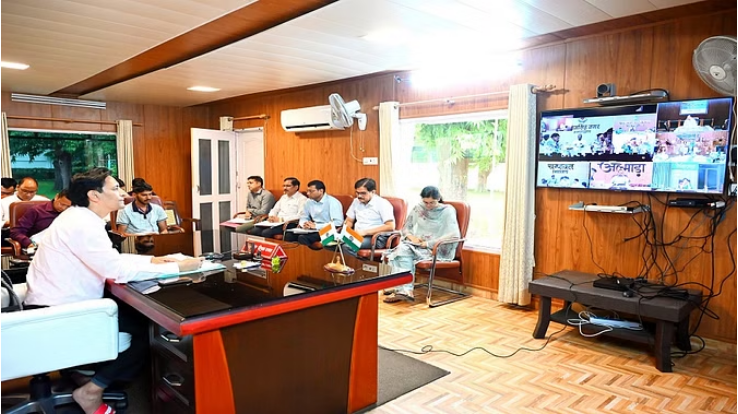 Photo of कमिश्नर दीपक रावत की वीडियो कांफ्रेंसिंग : अधिकारियों की उड़ाई नींद