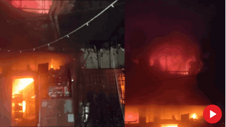 Photo of दिल्ली : मयूर विहार के एक कैफे में लगी भीषण आग, 15 से 20 दुकान जलकर खाक