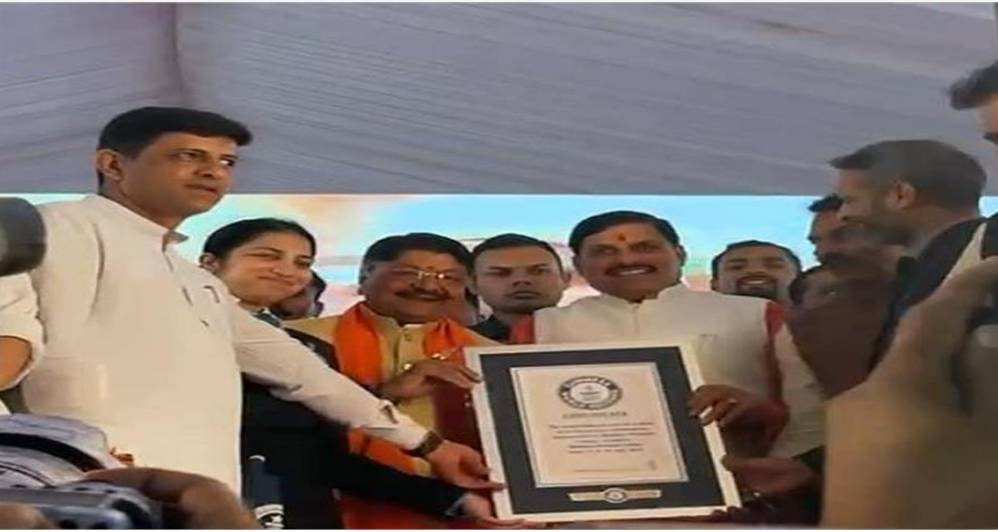 Photo of इंदौर में बना पौधारोपण का विश्व रिकॉर्ड