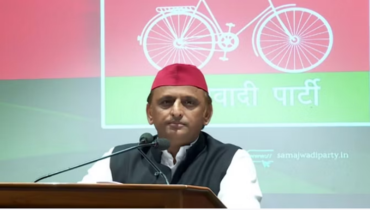 Photo of हाथरस हादसे के मृतकों के परिजनों को अखिलेश ने दिए 1.23 करोड़ रुपये