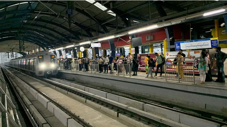 Photo of आज और कल दिल्ली की मेट्रो सेवाओं के समय में मामूली बदलाव