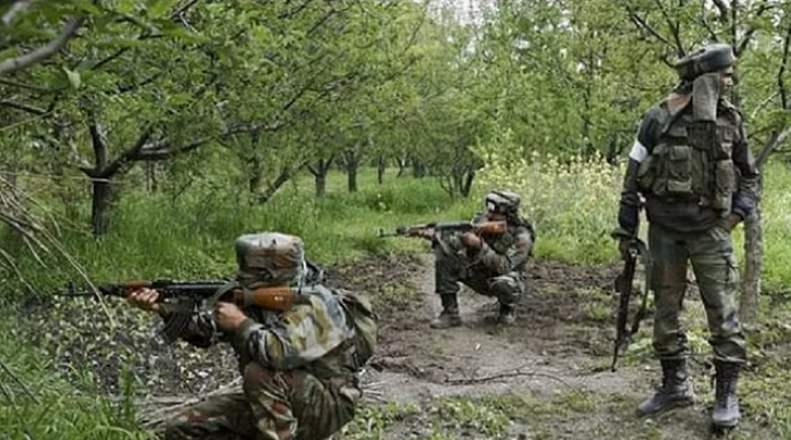 Photo of बीजापुर और तेलंगाना की सरहद पर मुठभेड़, ग्रेहाउंड्स जवानों ने एक नक्सली को मार गिराया