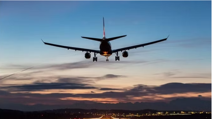 Photo of दिल्ली : विमानों के लिए खतरा बना प्रदूषण, इंजन में जमा हो रही है धूल