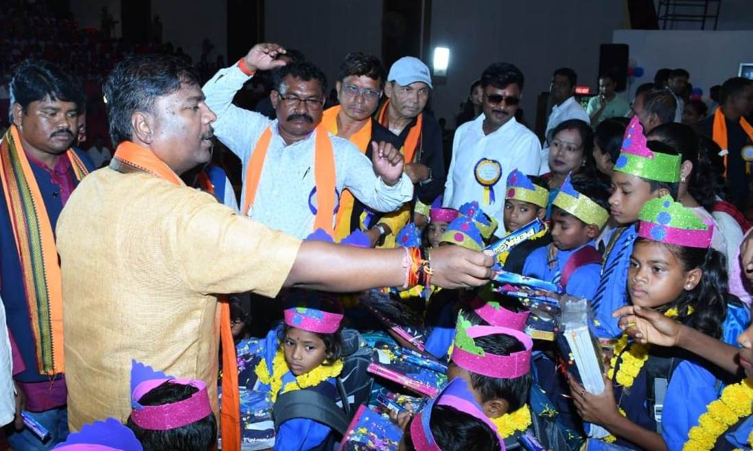 Photo of शिक्षा से ही हम अपने लक्ष्यों को प्राप्त कर सकते है: वन मंत्री कश्यप