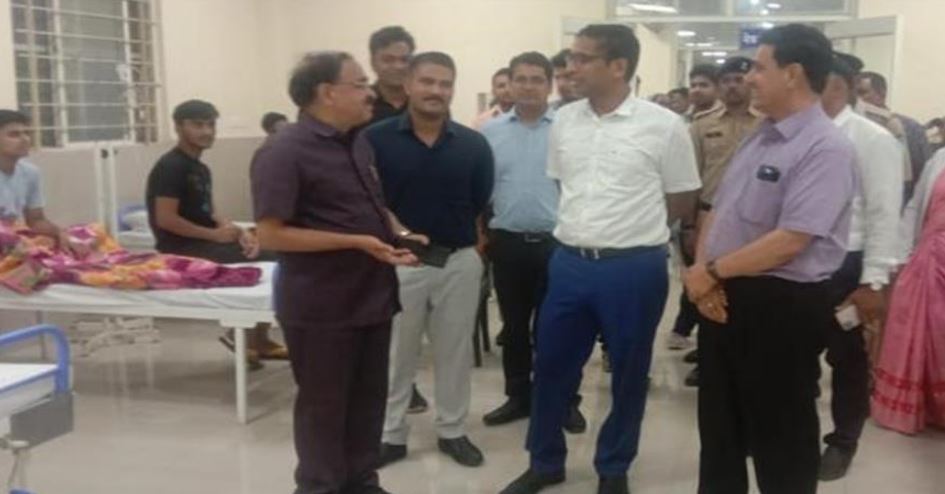 Photo of इंदौर में फिजिकल एकेडमी के बच्चों की फूड पॉइजनिंग से अचानक बिगड़ी तबीयत