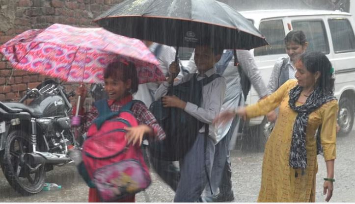 Photo of उत्तराखंड: दो जिलों में भारी बारिश का ऑरेंज अलर्ट, देहरादून में बंद रहेंगे स्कूल