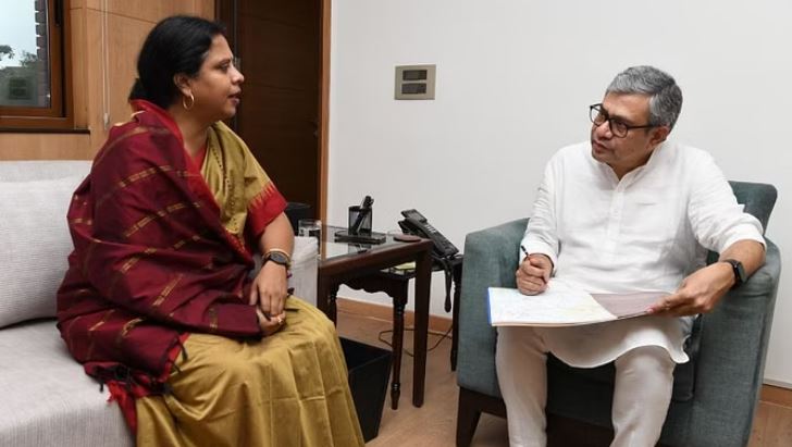 Photo of छत्तीसगढ़: सांसद रूपकुमारी चौधरी ने केंद्रीय मंत्री अश्विनी वैष्णव से की मुलाकात