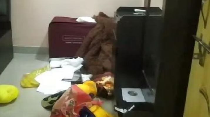 Photo of कोरबा: घर का ताला तोड़कर चोर दो लाख नगदी और जेवरात लेकर फरार