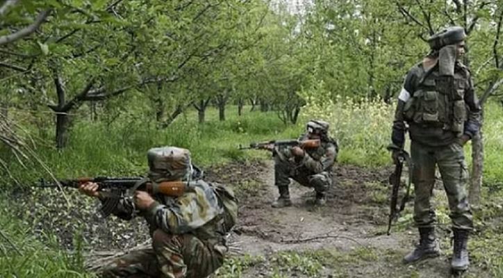 Photo of नारायनपुर: जवानों और नक्सलियों के बीच मुठभेड़, पांच माओवादियों के मारे जाने की खबर