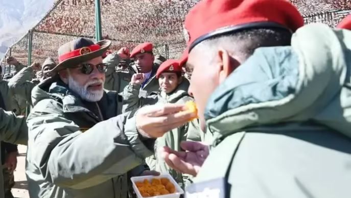 Photo of पीएम मोदी आज कारगिल में वीर बलिदानियों को देंगे श्रद्धांजलि