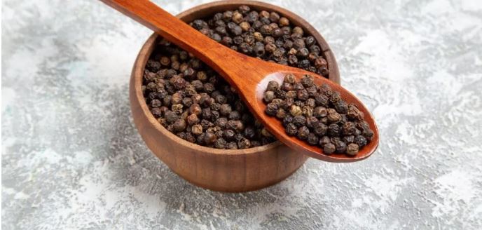Photo of मानसून में सेहत का वरदान है ‘काली मिर्च, जानें इसके गजब फायदे