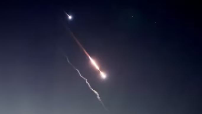 Photo of इजरायल ने यमन में हूती सैन्य ठिकानों पर किया हवाई हमला