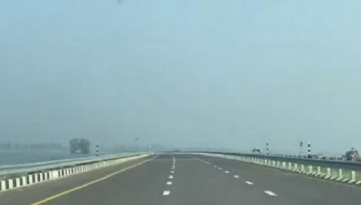 Photo of यूपी: चार एक्सप्रेसवे पर जल्द बनेंगे 26 चार्जिंग स्टेशन