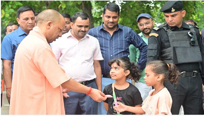 Photo of 15 दिन के अंदर आज तीसरी बार अयोध्या पहुंच रहे हैं सीएम योगी