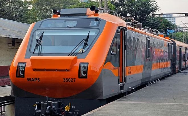 Photo of मेरठ-लखनऊ वंदे भारत एक्सप्रेस की समय सारणी जारी