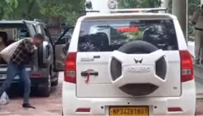 Photo of दमोह: एसपी की स्पेशल टीम ने नामचीन सटोरिए के अड्डे पर मारा छापा