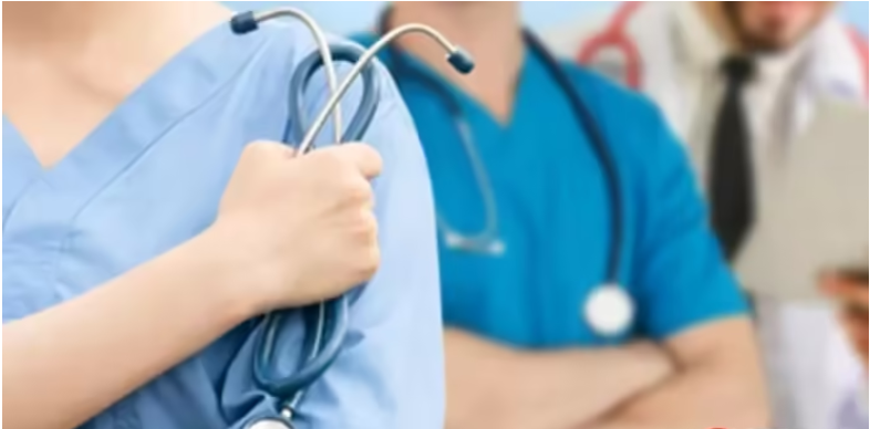 Photo of आज से स्वास्थ्य मंत्रालय के सामने सड़क पर मुफ्त OPD शुरू करेंगे डॉक्टर