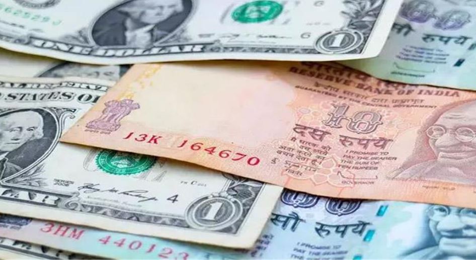 Photo of रुपया 7 पैसे मजबूत होकर 83.82 प्रति डॉलर पर पहुंचा