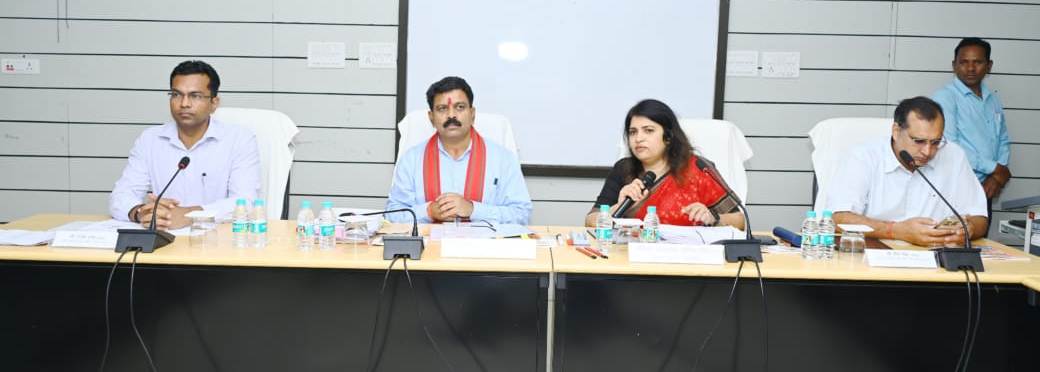 Photo of शासन की सभी योजनाएं धरातल पर दिखना सुनिश्चित करे अधिकारी- शर्मा  