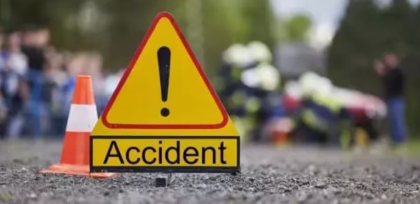 Photo of आंध्रप्रदेश: तिरुपति में बस ने दोपहिया वाहन को मारी जोरदार टक्कर, दो लोगों की मौत