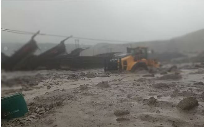 Photo of कोरबा: झमाझम हुई बारिश से जलमग्न हुए रास्ते, घरों में भरा पानी