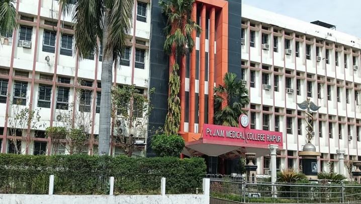 Photo of कोरोना काल में दवा और उपकरण खरीदी में 2.65 करोड़ का घोटाला, तत्कालीन एडिशनल डायरेक्टर सस्पेंड