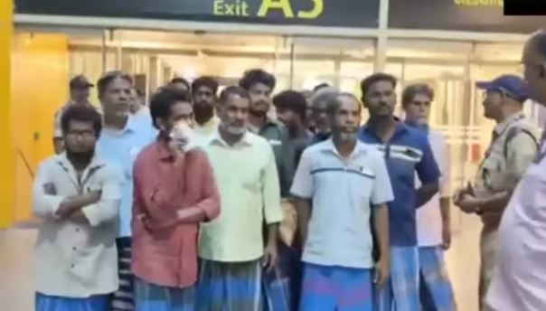 Photo of श्रीलंका में कैद 21 भारतीय मछुआरों की घर वापसी