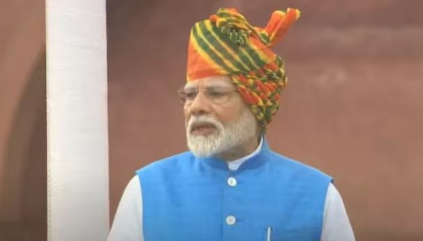 Photo of लाल किले के प्राचीर से पीएम मोदी ने रक्षा क्षेत्र और टॉय मैन्यफैक्चरिंग के परिवर्तन पर प्रकाश डाला