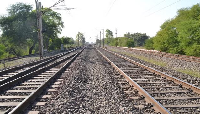 Photo of अब रेलवे लाइन से जुड़ेगा बीजापुर: केंद्र ने दी कोरबा-अंबिकापुर रेलवे लाइन को मंजूरी