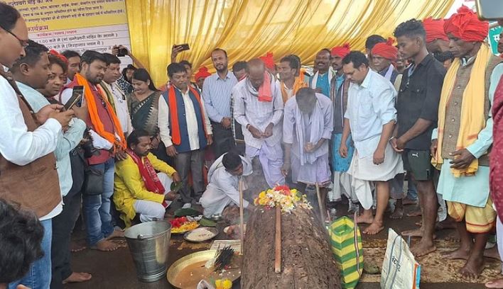 Photo of पाट जात्रा पूजा विधान के साथ शुरू हुआ विश्व प्रसिद्ध बस्तर दशहरा पर्व