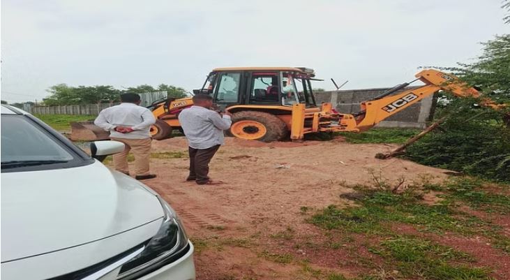 Photo of रायपुर: अवैध कब्जे को लेकर जिला प्रशासन ने की बड़ी कार्रवाई