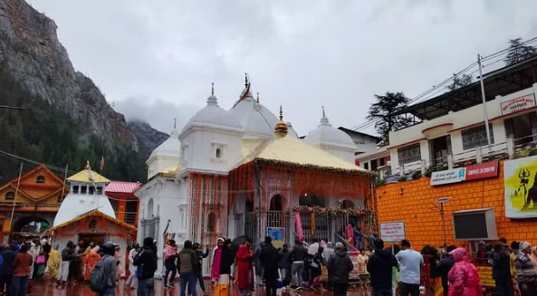 Photo of 22 दिन में गंगोत्री और यमुनोत्री धाम पहुंचे 1.45 लाख श्रद्धालु