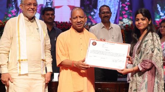 Photo of यूपी: सीएम योगी आज बांटेंगे अधीनस्थ सेवा चयन आयोग से चयनित अभ्यर्थियों को नियुक्ति पत्र