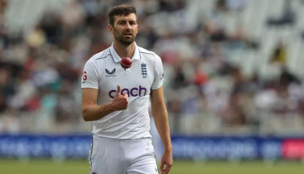 Photo of इंग्‍लैंड क्रिकेट के लिए बुरी ख‍बर, सबसे तेज गेंद डालने वाला पेसर पूरे साल के लिए बाहर