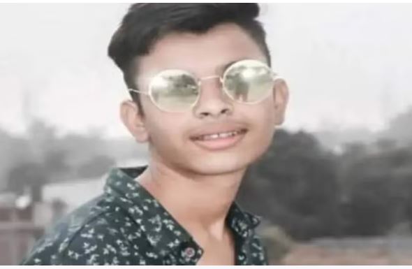 Photo of इंदौर में भंडारे के दौरान छात्र की हत्या, सीने में चाकू घोपा