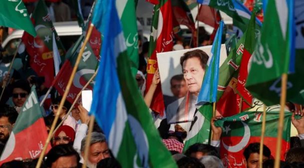 Photo of इमरान खान की पार्टी का आज इस्लामाबाद में बड़ा प्रदर्शन, सभी थाने अलर्ट और सड़कें बंद