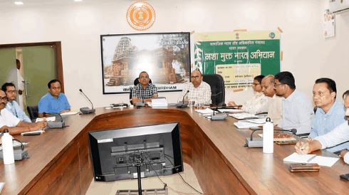 Photo of कबीरधाम जिले में महिला व बाल विकास विभाग के योजनाओं में लापरवाही, कलेक्टर ने लगाई फटकार