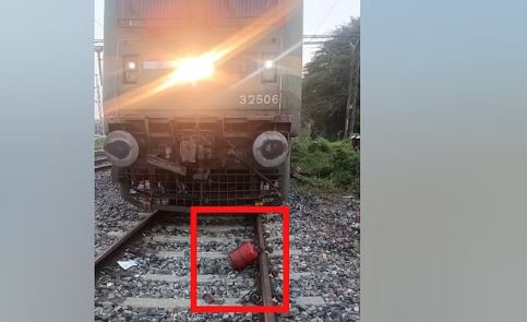 Photo of यूपी में एक और बड़ी साजिश: लूप लाइन पर रखा छोटा सिलिंडर…