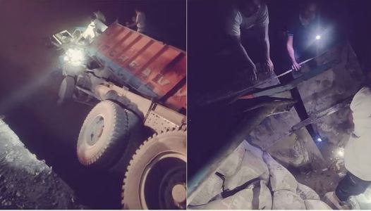 Photo of कोरबा में तेज रफ्तार की कहर; अनियंत्रित होकर पुल से नीचे गिरा सीमेंट से भरा ट्रक