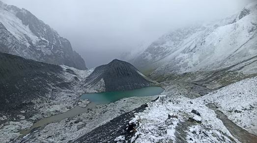 Photo of चांदी सी चमकी दारमा और व्यास घाटी: धारचूला में सीजन का पहला हिमपात