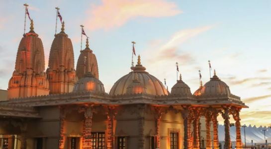 Photo of न्यूयॉर्क के BAPS स्वामीनारायण मंदिर में तोड़फोड़, भारतीय दूतावास ने घटना पर जताई चिंता