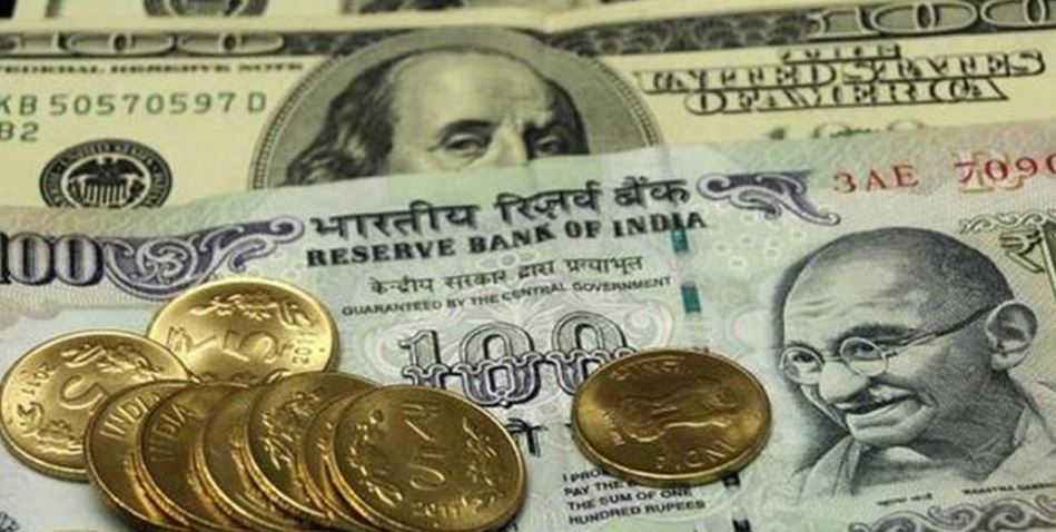 Photo of रुपए में मामूली गिरावट, शुरुआती कारोबार में 83.88 प्रति डॉलर पर पहुंचा