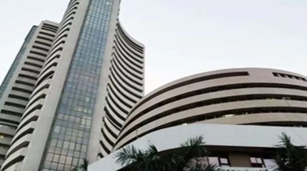 Photo of बाजार में तेजी के बाद टॉप-10 में से 8 कंपनियों के एम-कैप में आया उछाल