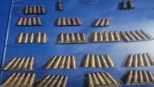 Photo of रायपुर में कारतूस का जखीरा जब्त: मछली पकड़ने गए बच्चों को मिला अलग-अलग बंदूक के 84 गोलियां