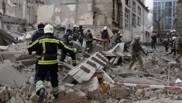 Photo of रूस का यूक्रेन पर बड़ा हमला, मिलिट्री सेंटर और अस्पताल पर दागी मिसाइल