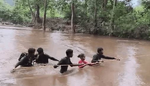Photo of बारिश से उफान पर नदी-नाले, नक्सल प्रभावित सुकमा में 12 ग्रामीणों का रेस्क्यू
