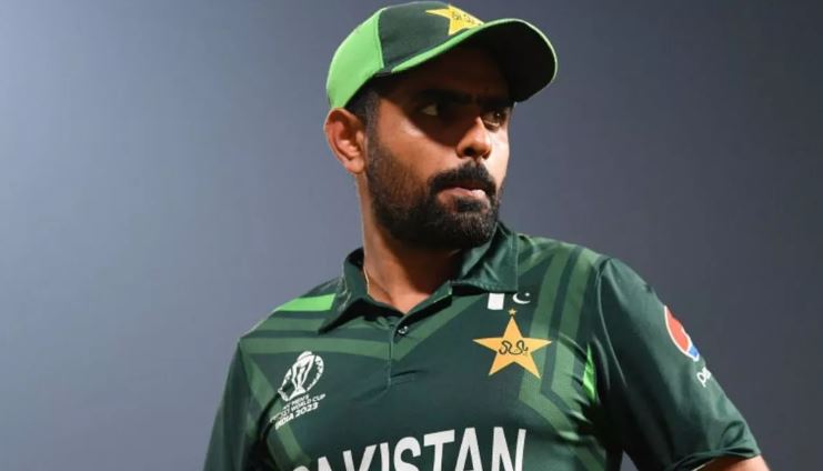 Photo of चार महीने से सैलरी न मिलने के कारण Babar Azam ने छोड़ी कप्तानी!