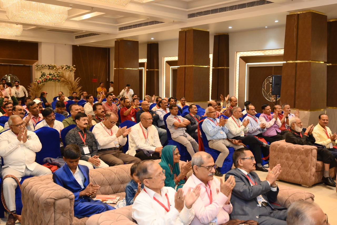 Photo of अध्यक्ष शैलेंद्र प्रताप सिंह ने किया इलाहाबाद हॉलैंड हास्टल के पूर्व छात्रों की सामान्य सभा का उद्घाटन