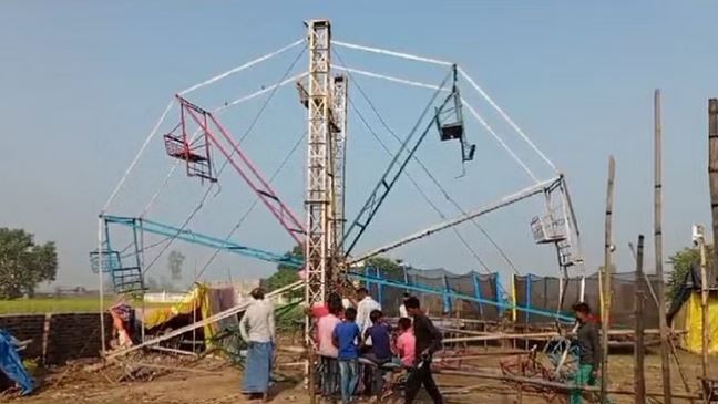 Photo of पीलीभीत में बड़ा हादसा: दुर्गा पूजा मेले में झूला टूटा, सात बच्चे घायल