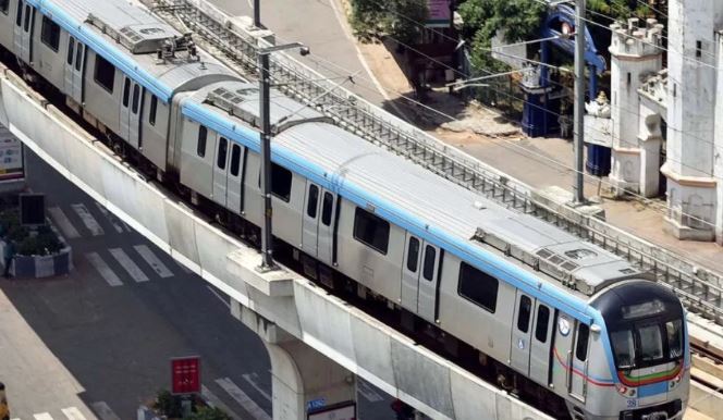 Photo of मुंबई का पहला अंडरग्राइंड मेट्रो कॉरिडोर शुरू, 10 स्टेशनों को जोड़ेगी लाइन